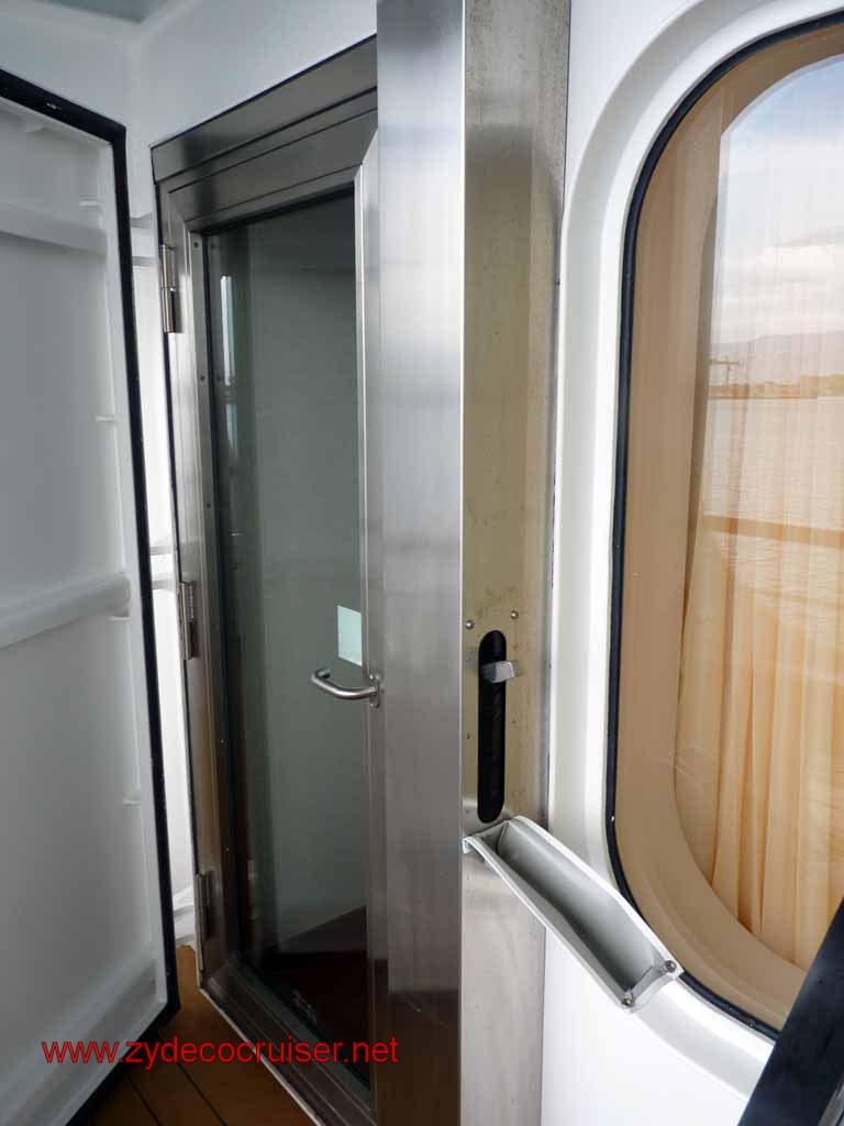 5521: Carnival Dream - Messina - Sealing off the Cove Balcony Doors