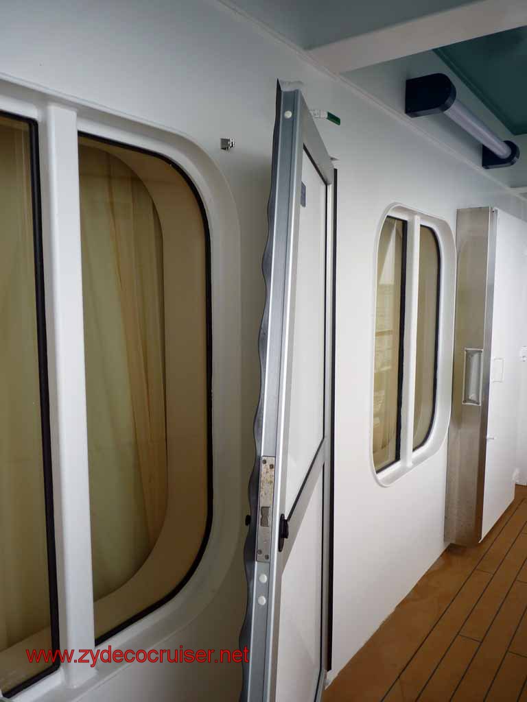 5525: Carnival Dream - Messina - Sealing off the Cove Balcony Doors