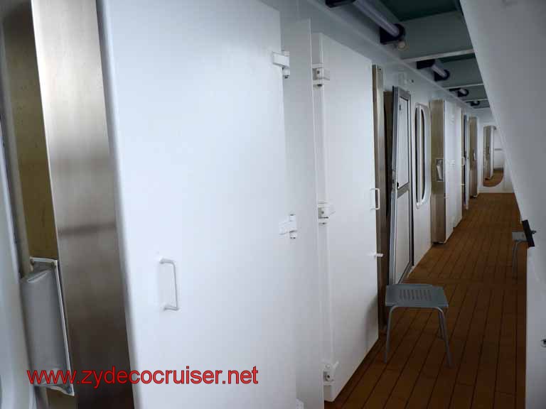 5529: Carnival Dream - Messina - Sealing off the Cove Balcony Doors