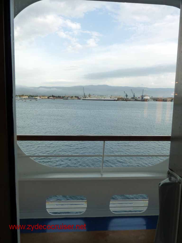 5535: Carnival Dream - Messina - Sealing off the Cove Balcony Doors