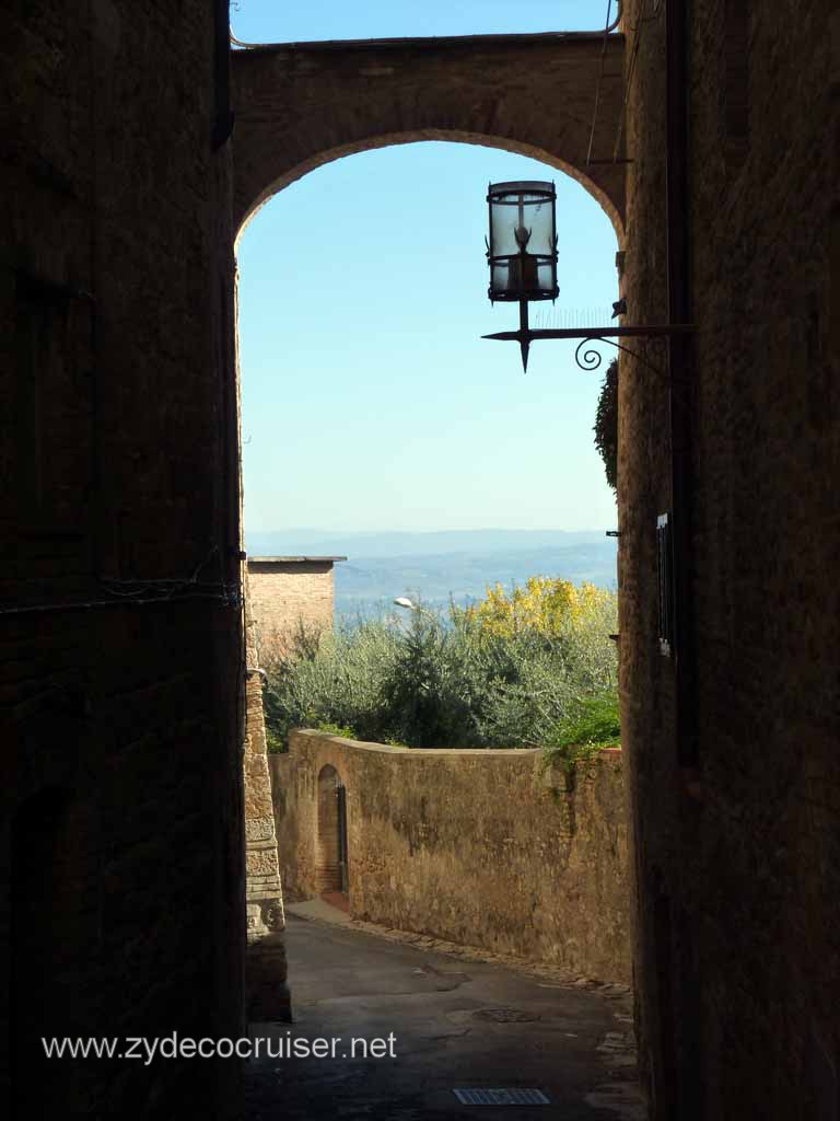 6408: Carnival Dream, Livorno - Beautiful Tuscany - San Gimignano