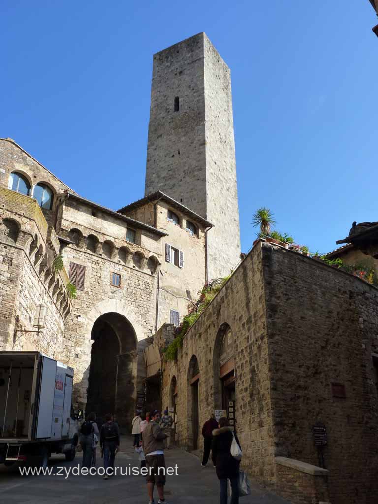 6419: Carnival Dream, Livorno - Beautiful Tuscany - San Gimignano