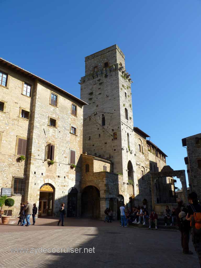 6437: Carnival Dream, Livorno - Beautiful Tuscany - San Gimignano