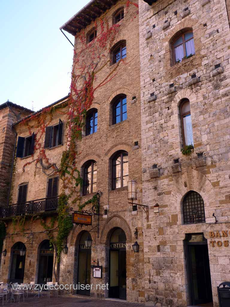 6437: Carnival Dream, Livorno - Beautiful Tuscany - San Gimignano