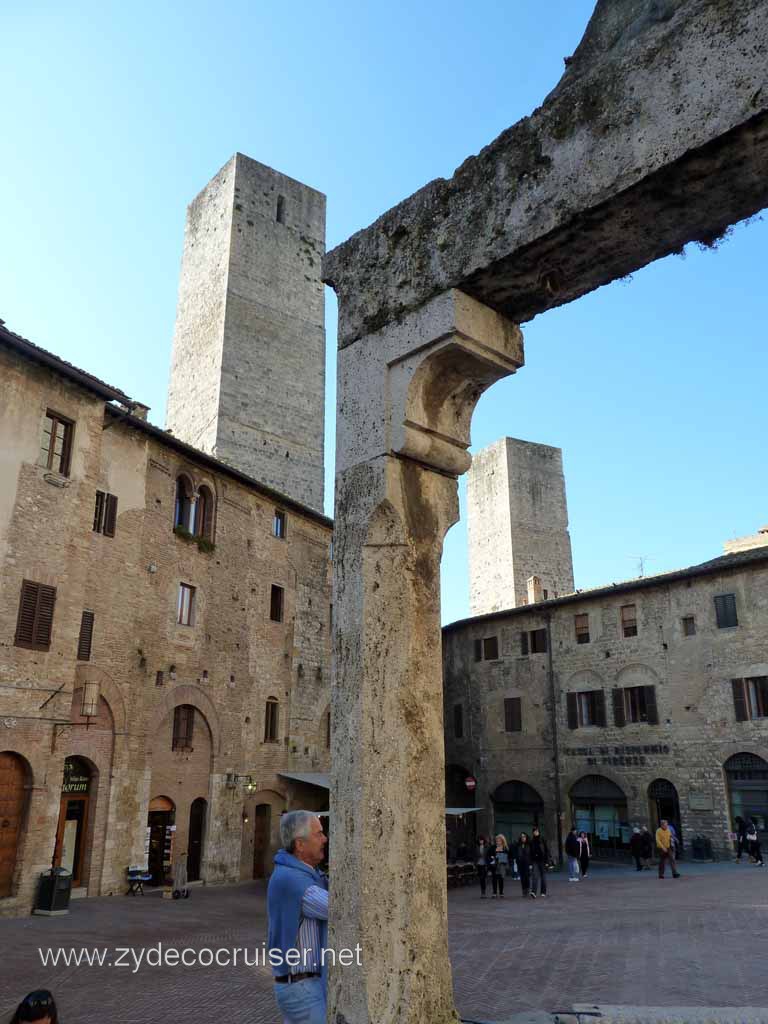 6441: Carnival Dream, Livorno - Beautiful Tuscany - San Gimignano