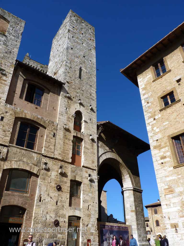 6446: Carnival Dream, Livorno - Beautiful Tuscany - San Gimignano