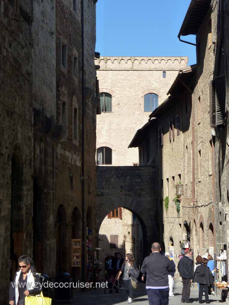 6454: Carnival Dream, Livorno - Beautiful Tuscany - San Gimignano