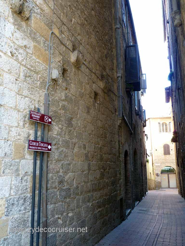 6459: Carnival Dream, Livorno - Beautiful Tuscany - San Gimignano