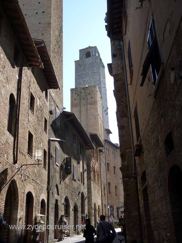 6470: Carnival Dream, Livorno - Beautiful Tuscany - San Gimignano