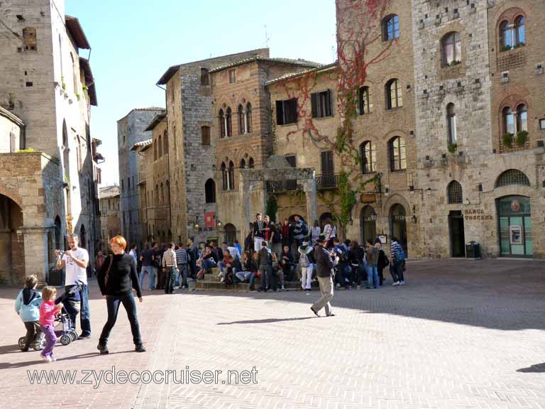 6484: Carnival Dream, Livorno - Beautiful Tuscany - San Gimignano