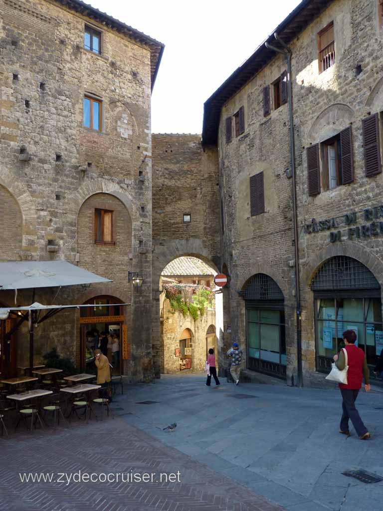 6486: Carnival Dream, Livorno - Beautiful Tuscany - San Gimignano