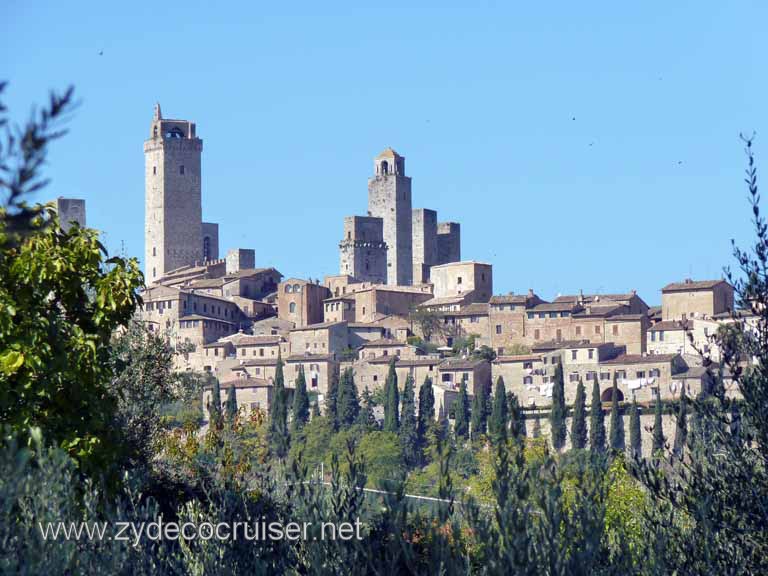 6551: Carnival Dream, Livorno - Beautiful Tuscany - from Sovestro in Poggio - Zoomed in View of San Gimignano