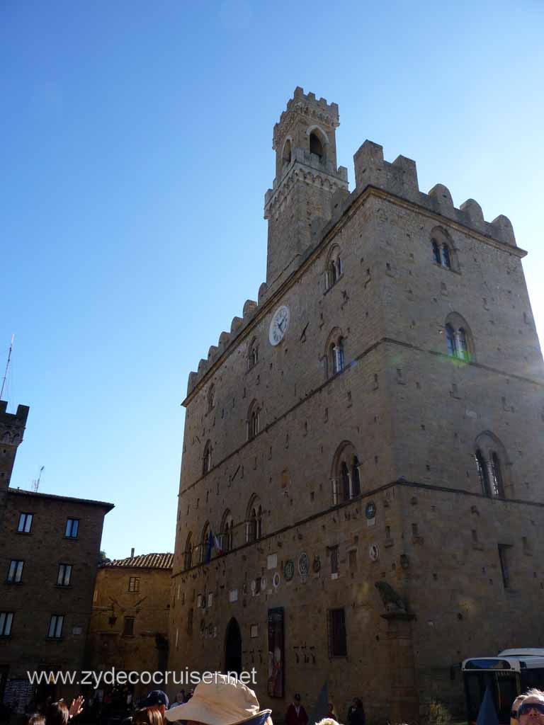 6621: Carnival Dream, Livorno - Beautiful Tuscany - Volterra - Palazzo dei Priori 