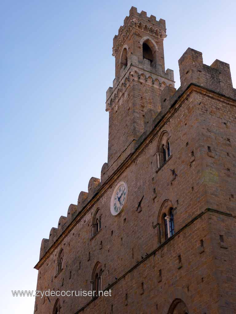 6622: Carnival Dream, Livorno - Beautiful Tuscany - Volterra - Palazzo dei Priori 