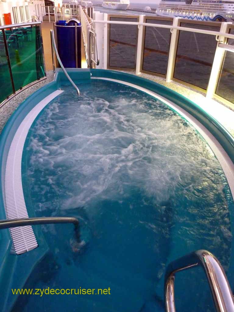 6874: Carnival Dream - Civitavecchia/Rome, Ship Jacuzzi, 