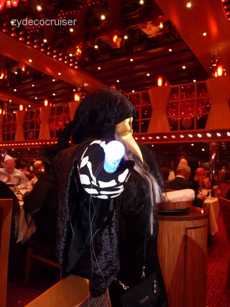 0910: Carnival Dream, Halloween 2009, Linda