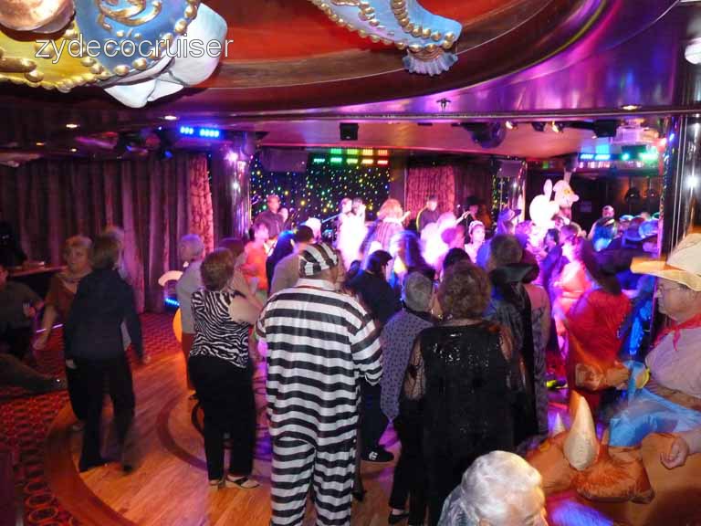 0940: Carnival Dream, Halloween 2009, 