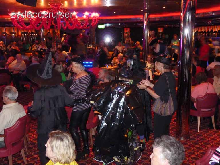 0942: Carnival Dream, Halloween 2009, 