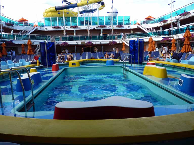 1879: Carnival Dream, Transatlantic Cruise, Waves Pool