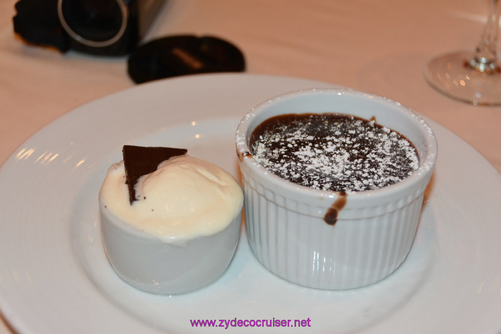 Carnival Dream, MDR Dinner 8, Warm Chocolate Melting Cake, 