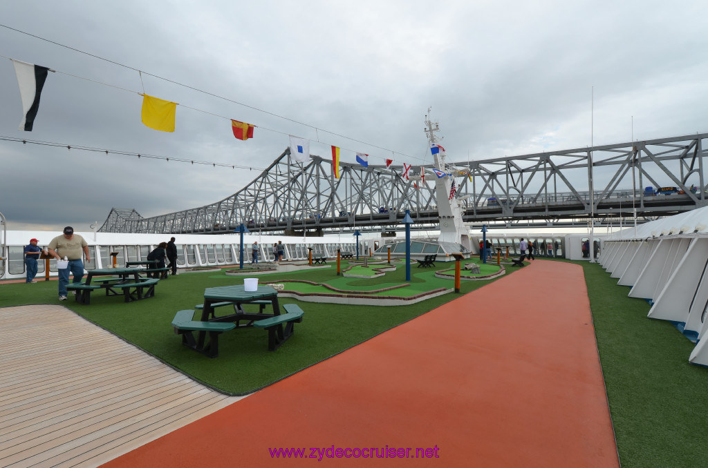 159: Carnival Elation, New Orleans, Embarkation, Mini Golf, 