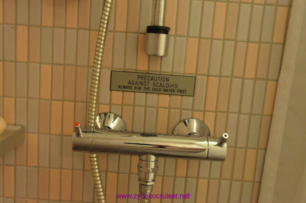 017: Carnival Elation, Fun Day at Sea 1, Cabin, "Old School" shower controls