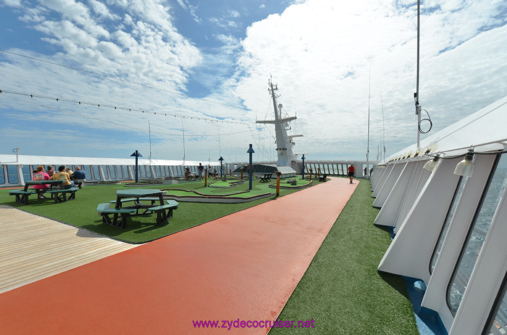 097: Carnival Elation, Fun Day at Sea 1, Jogging Track, 