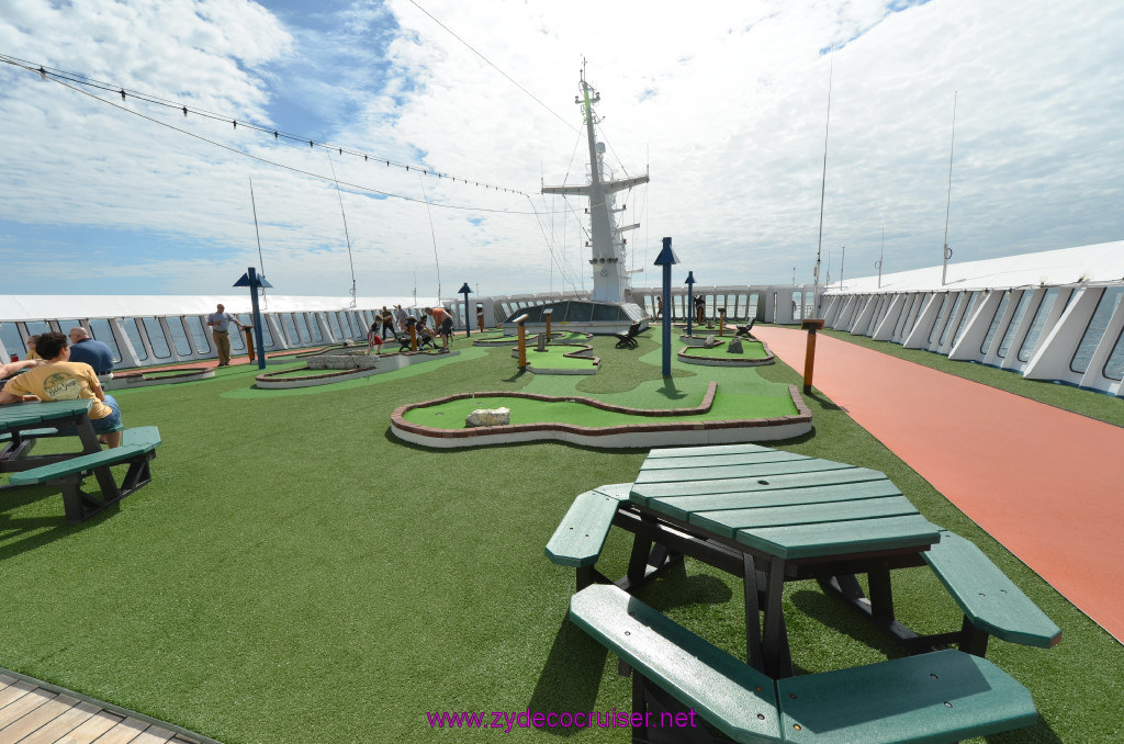 100: Carnival Elation, Fun Day at Sea 1, Mini Golf, 