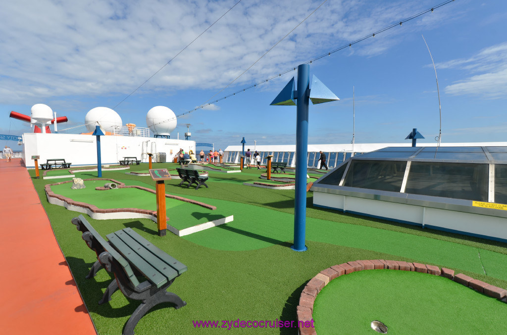 102: Carnival Elation, Fun Day at Sea 1, Mini Golf