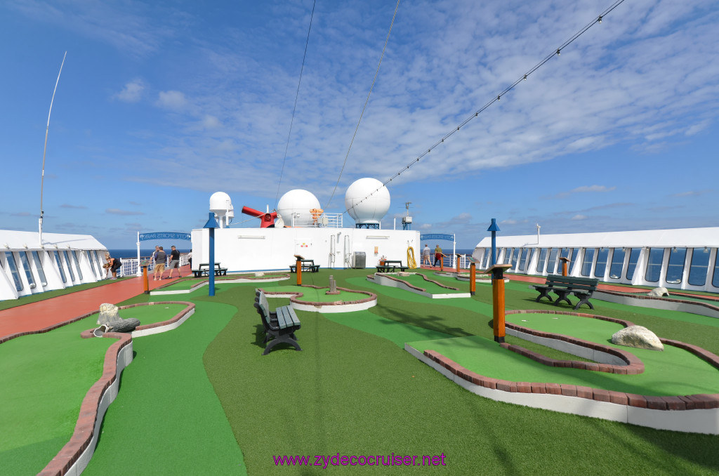 111: Carnival Elation, Fun Day at Sea 1, Mini Golf