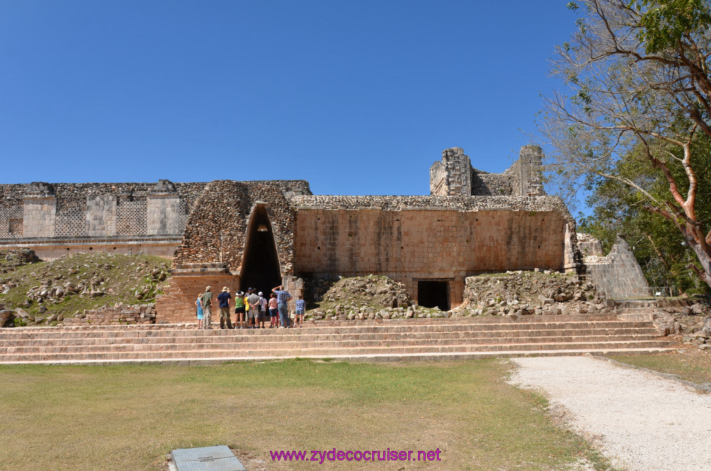 092: Carnival Elation, Progreso, Uxmal, 