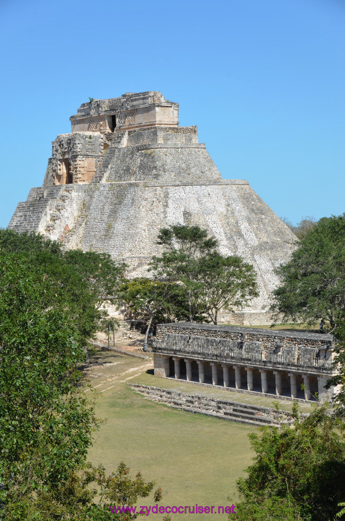 260: Carnival Elation, Progreso, Uxmal, 