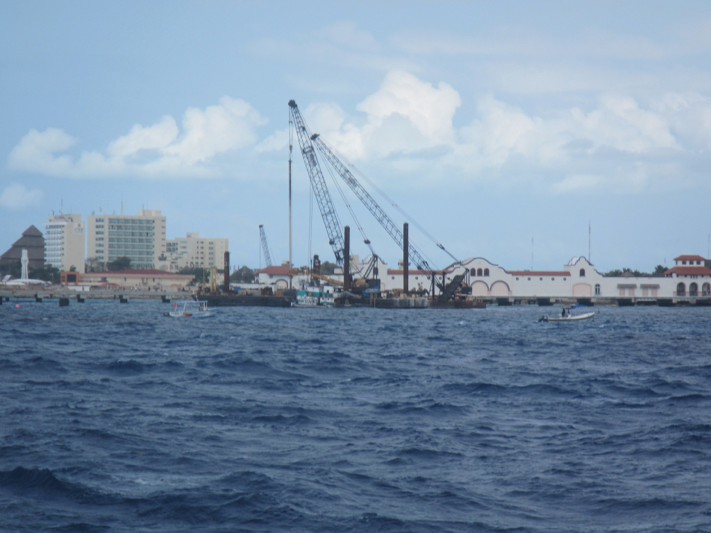 074: Carnival Elation Cruise, Cozumel, Deluxe Beach Catamaran Sail and Snorkel,