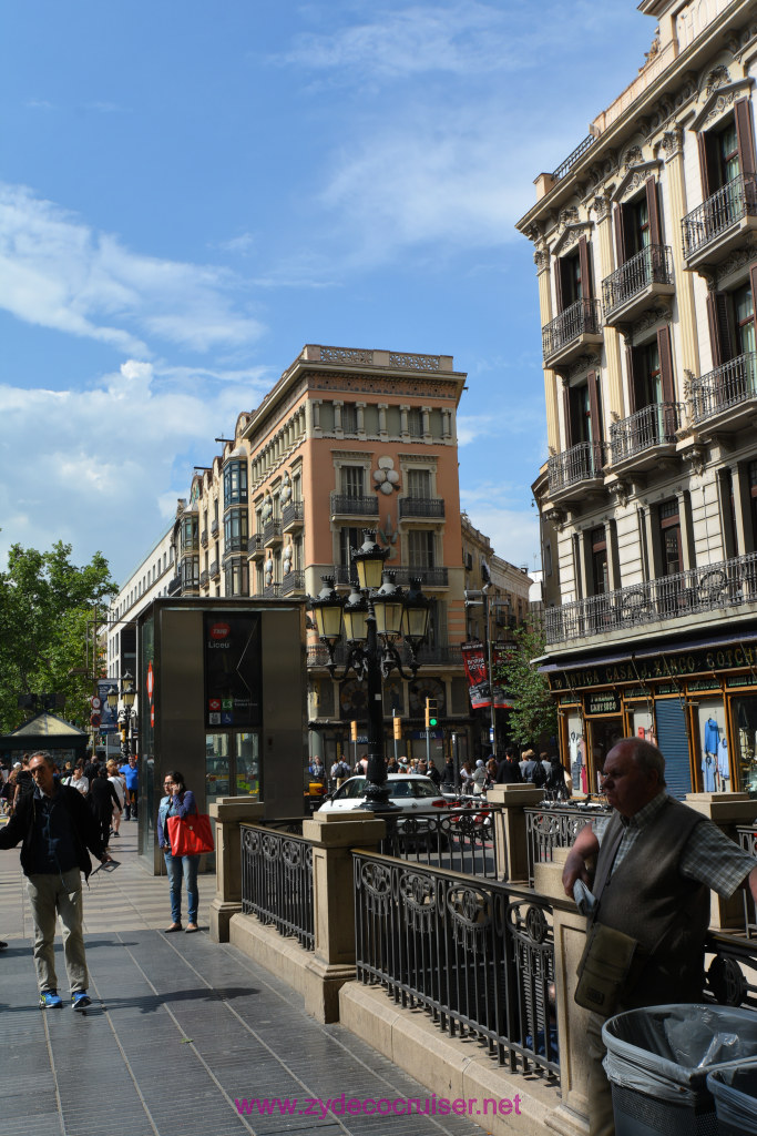 241: La Rambla Walkabout, Barcelona, 