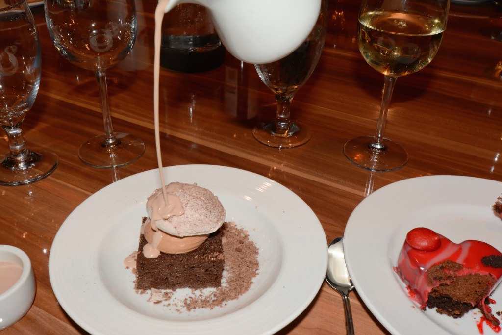 385: Carnival Horizon Transatlantic Cruise, Lisbon, MDR Dinner, Chocolate Tres Leche