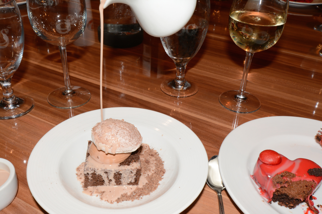 389: Carnival Horizon Transatlantic Cruise, Lisbon, MDR Dinner, Chocolate Tres Leche