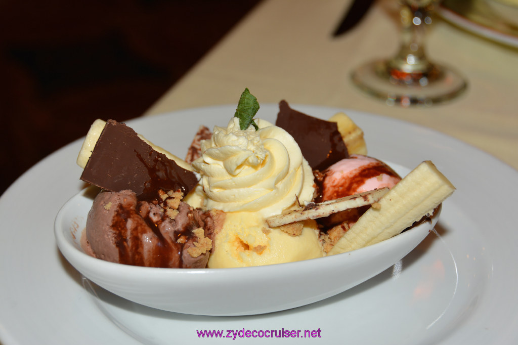 Carnival Inspiration, MDR American Table Dinner, Carnival Sundae (off of Kid's Menu)