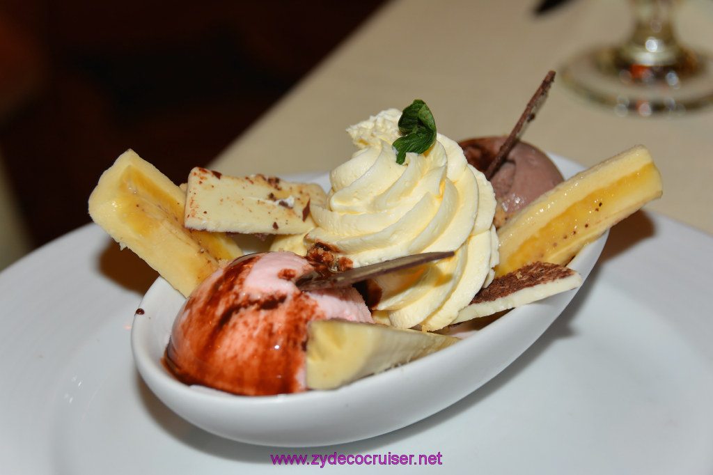 Carnival Inspiration, MDR American Table Dinner, Carnival Sundae (off of Kid's menu), 