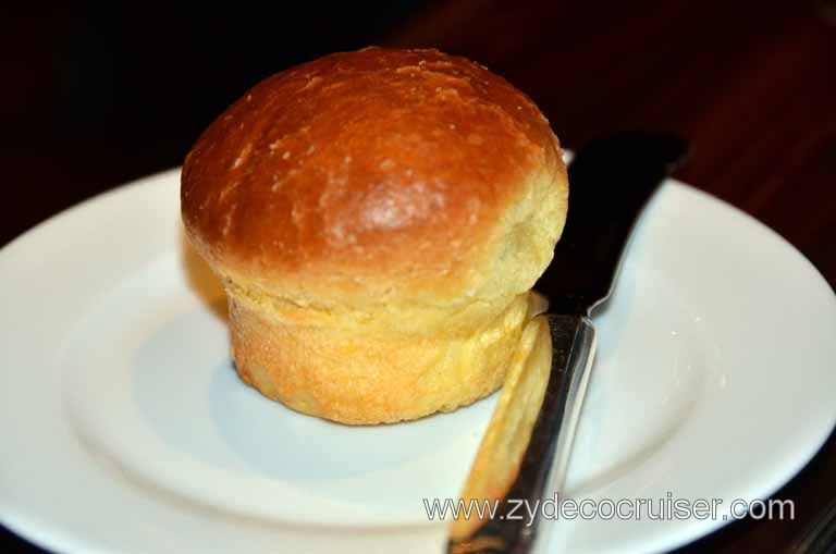 015: Carnival Magic Prime Steakhouse, Dinner Roll