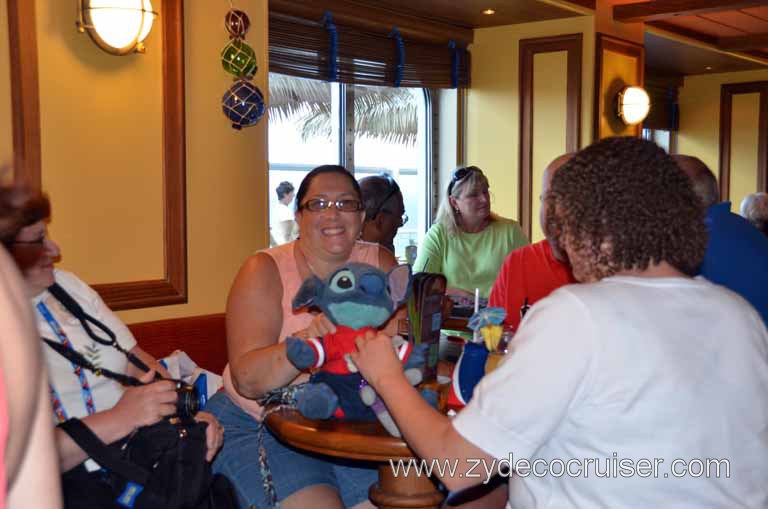 083: Carnival Magic, Mediterranean Cruise, Sea Day 2, RedFrog Pub, Cruise Critic Meet and Greet