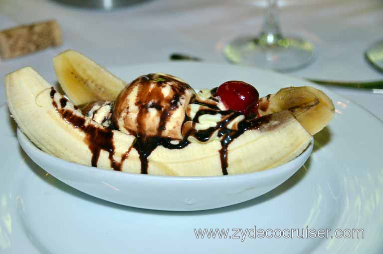 115: Carnival Magic, Main Dining Room Menus and Food Pictures, Dinner, Banana Split