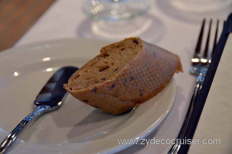 025: Carnival Magic, Mediterranean Cruise, Sea Day 3, MDR Lunch, Wheat baguette