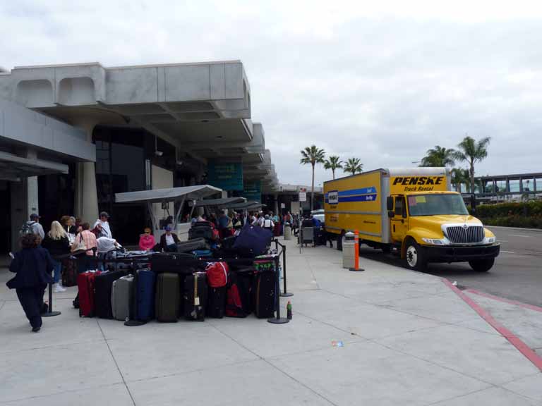 004: Carnival Spirit, San Diego/Ensenada - Now waiting for one of several buses today