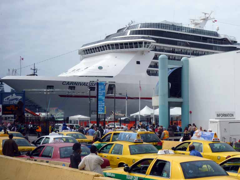 011: Carnival Spirit, San Diego/Ensenada - there she is - still in San Diego !?!?!?