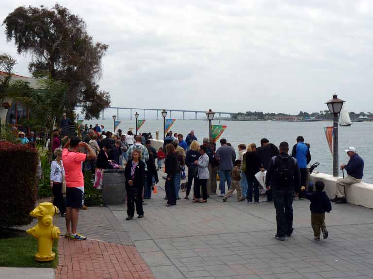 023: Carnival Spirit, San Diego/Ensenada - a street perfomer