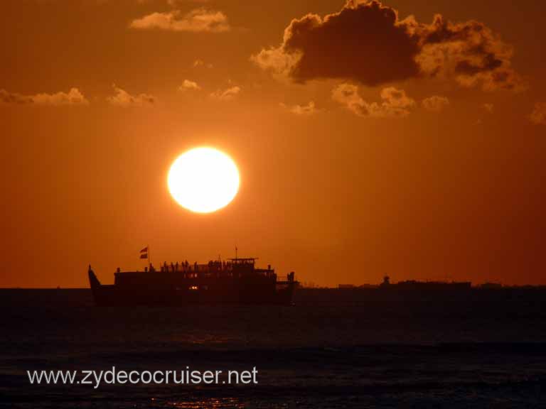 200: Outrigger Canoe Club, Honolulu, Hawaii, Sunset