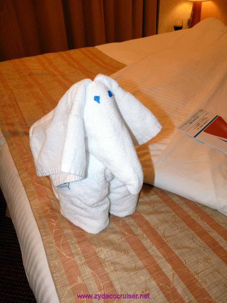 464: Carnival Spirit, Kahului, Maui, Towel animal - Elephant