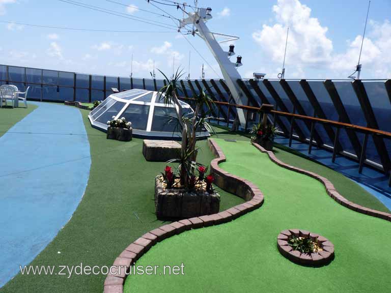 104: Carnival Spirit, Sea Day 1 - Mini golf