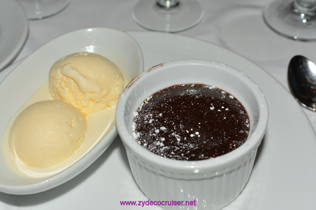 113: Carnival Sunshine, John Heald's Bloggers Cruise, BC7, Belize, MDR Dinner, Warm Chocolate Melting Cake 