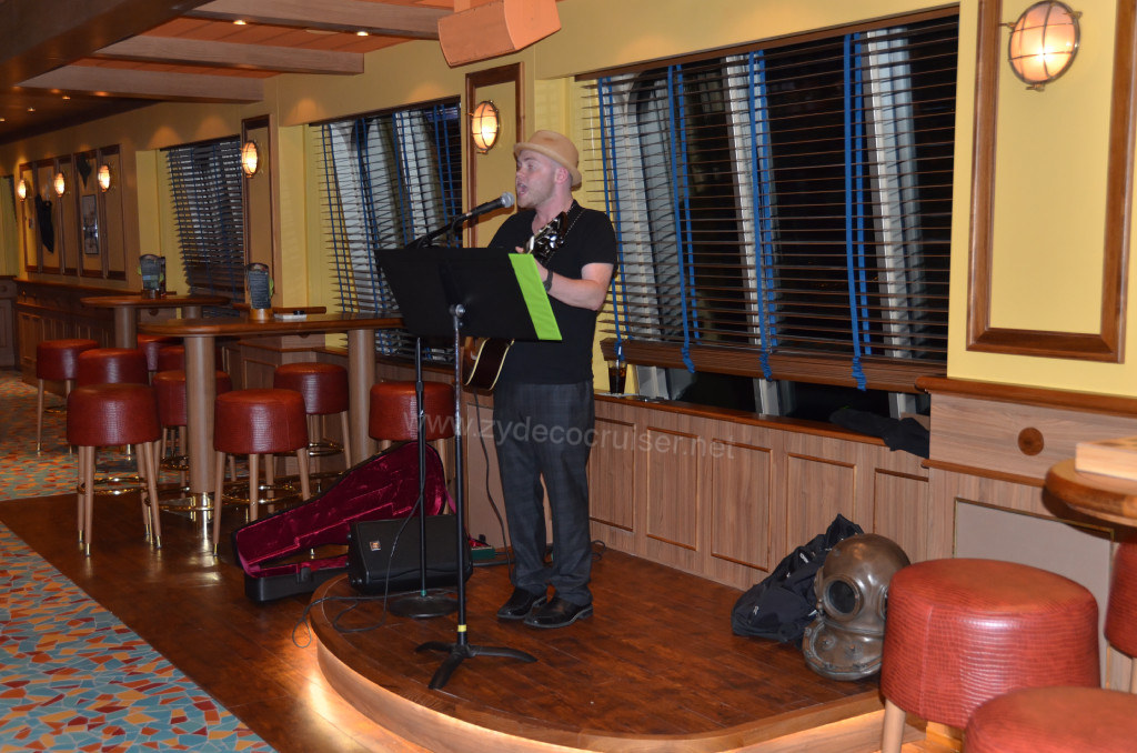 404: Carnival Sunshine Cruise, Barcelona, Embarkation, Zach Majors in RedFrog Pub, 